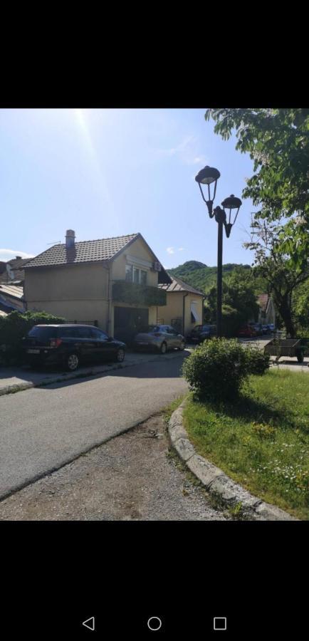 Apartamento Apartman Sunny Cetinje Exterior foto